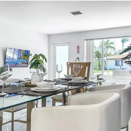 Amazing Home W Heated Pool 8 Mins To The Beach Lighthouse Point Exterior photo