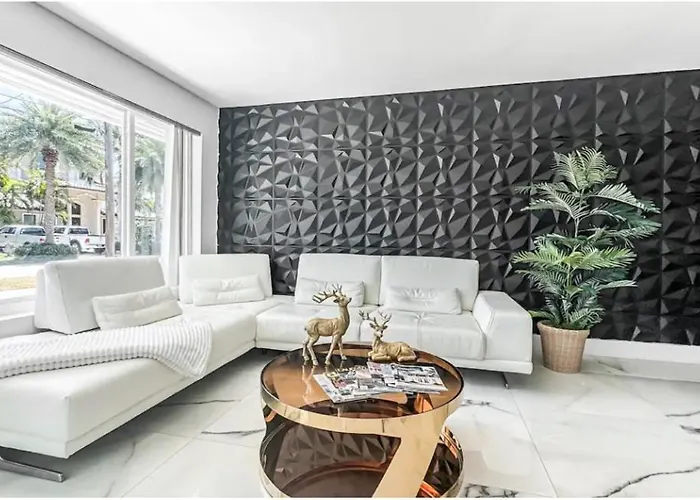 Amazing Home W Heated Pool 8 Mins To The Beach
